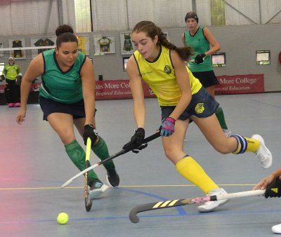 Co-captain Kristen Cikes helped Southern Gauteng get off to a strong start, with two wins on the opening day of the inaugural u18 Girls' Indoor IPT. Photo: Brad Morgan. 