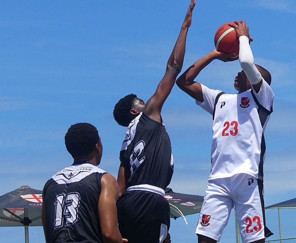 While Clifton College had their moments against Hilton College, it was the visitors who came away with a convincing victory: Photo: Brad Morgan.