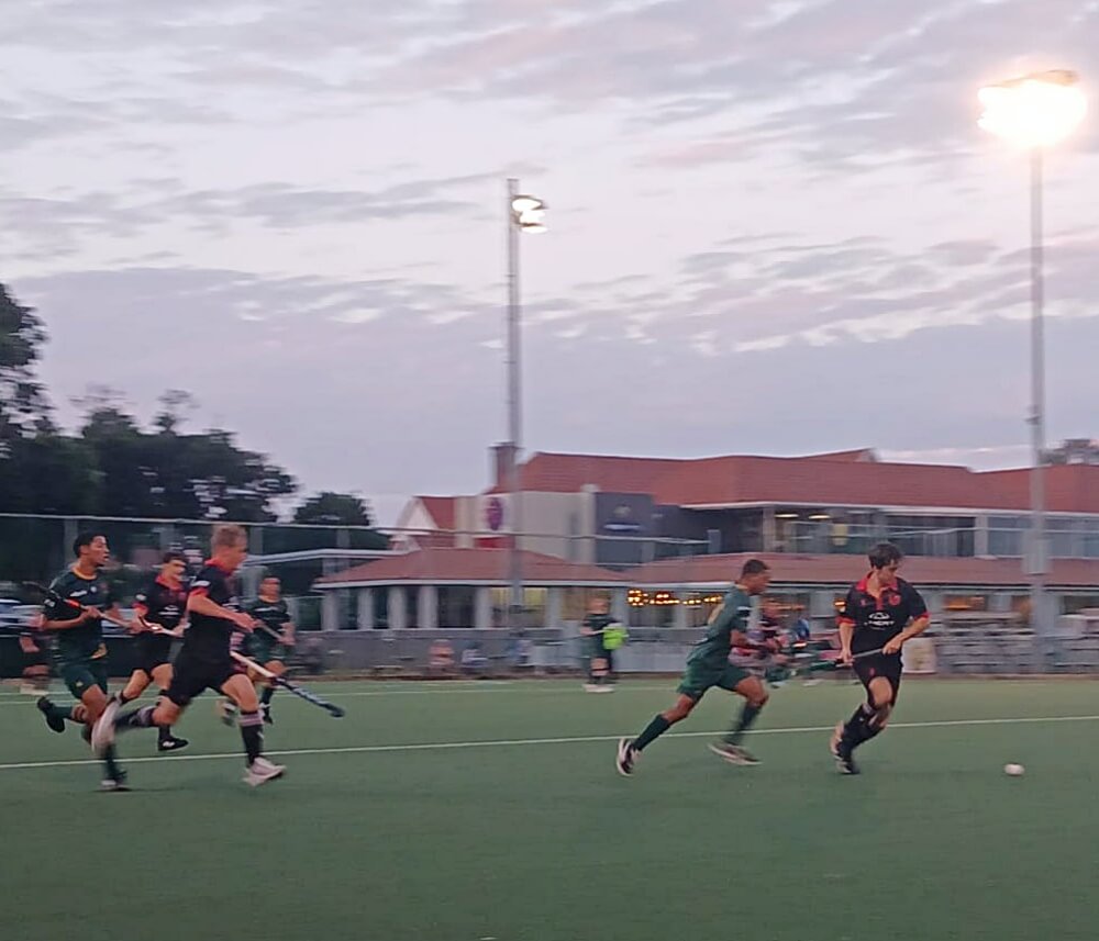 Clifton and Glenwood started lowly but finished strongly as they shared a back-and-forth 3-3 draw. Photo: Brad Morgan.