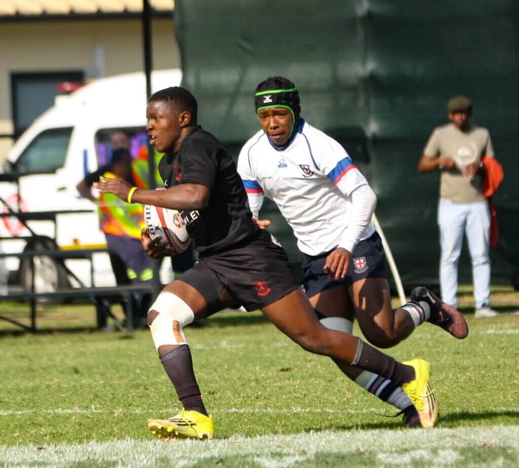 Parktown on top in nine-try thriller against Saints in King Price Derby Series