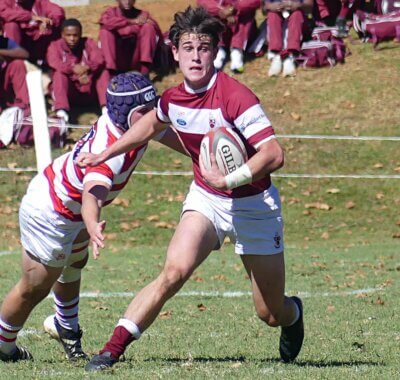 Luke Grobbelaar scored a late try in the right corner, coverted by Daniel Miskey, and Kearsney escaped Michaelhouse, winning by a single point on Gilfillan Field. Photo: Brad Morgan.